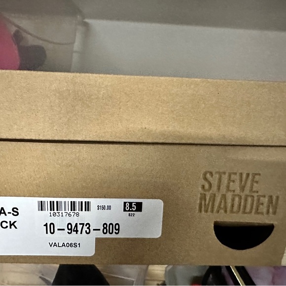Steve Madden - Picture 3 of 3